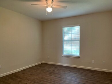 514 Houston St unit 3, Rosenberg, TX 77471 - photo 6