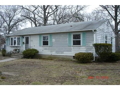 154 Carolyn St, Warwick, RI 02886 - photo 2