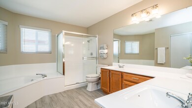 10206 N 66th-23
