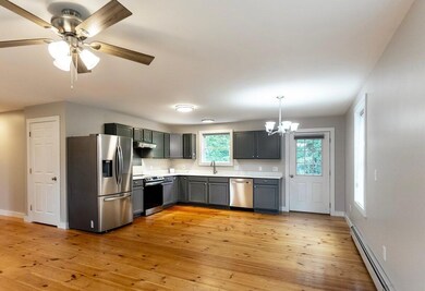 6M8A5908_3604-HDR Kitchen 2 Jpeg