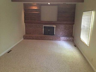 1686 Peardale Rd N, Columbus, OH 43229 - photo 6