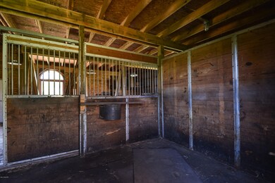059-Garage-2716973-large