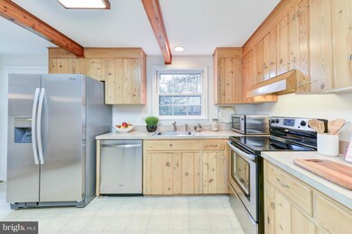 4606 Quarter Charge Dr, Annandale, VA 22003 - photo 7