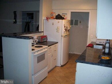 11621 Stoneview Square unit 75/2B, Reston, VA 20191 - photo 3