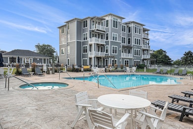 200 S Robert St unit 54, Ludington, MI 49431 - photo 3