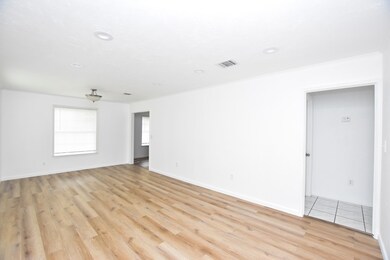 7727 Southern St, Houston, TX 77087 - photo 4