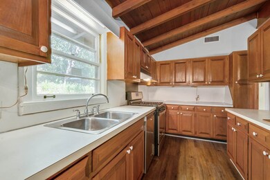 2306 Mission Rd, Tallahassee, FL 32304 - photo 5