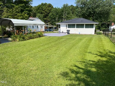 129 S Bullock St, Henderson, NC 27536 - photo 3