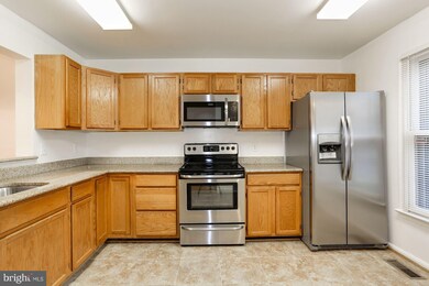 3665 Silver Spruce Cir, Burtonsville, MD 20866 - photo 3