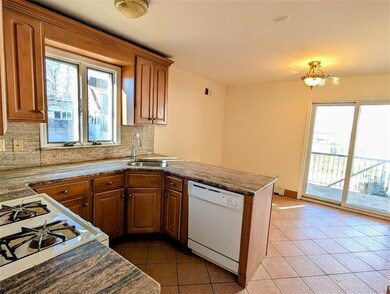 124-22 Cronston Ave, Rockaway Park, NY 11694 - photo 6