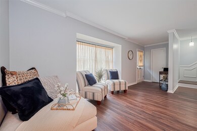Beautiful crown molding brings elegance to the roo