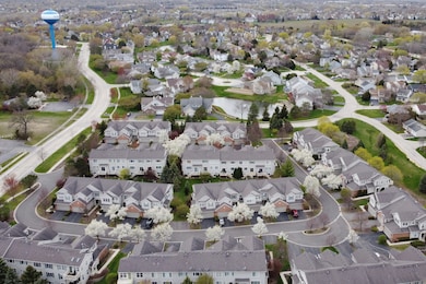 761 Creekside Cir unit 93, Gurnee, IL 60031 - photo 5