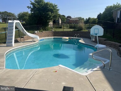 4429 Saint Marks Rd, Jefferson, MD 21755 - photo 4