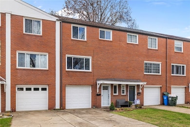 1514 Dunluce Dr, Pittsburgh, PA 15227 - photo 2