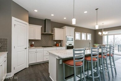 8024 NW 95th Cir, Johnston, IA 50131 - photo 4