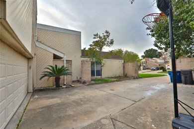 6023 Ogden Forest Dr, Houston, TX 77088 - photo 3