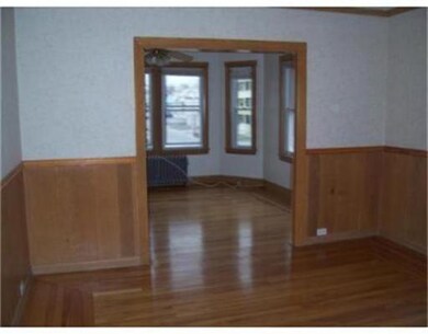 273 University Ave unit 2nd Floor, Lowell, MA 01854 - photo 4