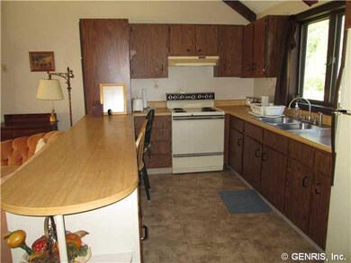 Kitchen KITCHEN FEATURES BREAKFAST BAR, PLENTY OF 
