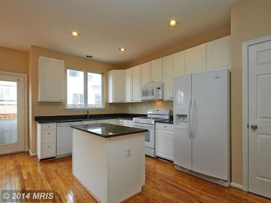 2509 Woodrow Wilson Dr, Herndon, VA 20171 - photo 5