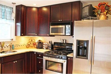 2444 Cumberland Ave, Reading, PA 19606 - photo 4