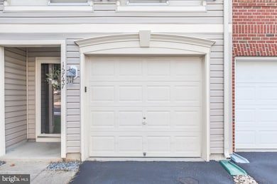 15747 John Diskin Cir, Woodbridge, VA 22191 - photo 5