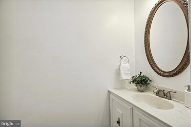 1561 Ivystone Ct, Silver Spring, MD 20904 - photo 5