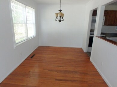 405 Maple St, Jacksonville, NC 28540 - photo 5