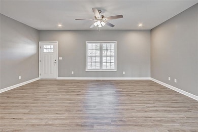 522 Kelly Cir, Asheboro, NC 27203 - photo 3