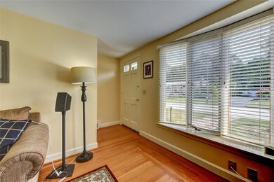 165 Glen Hills Dr, Cranston, RI 02920 - photo 3