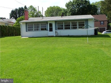 2313 Mckinley Ave, Reading, PA 19609 - photo 6