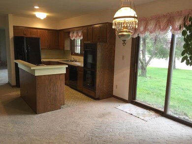 Eat-in Kitchen