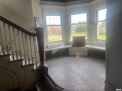 2220 Roosevelt St, Clinton, IA 52732 - photo 3