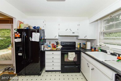 212 Ross Dr SW, Vienna, VA 22180 - photo 3