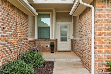 1736 W Zachary Way, Mustang, OK 73064 - photo 4