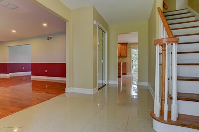 10 Ivins Ct Aberdeen NJ 07747-large-006-