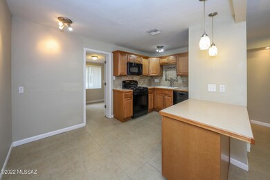 4474 E 16th St, Tucson, AZ 85711 - photo 6