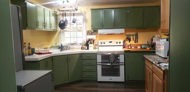 393 N Old Stage Rd, Cave Junction, OR 97523 - photo 4