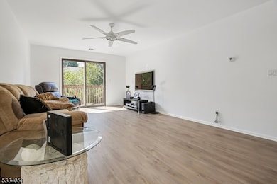 136 Changebridge Rd unit 8, Montville, NJ 07045 - photo 3