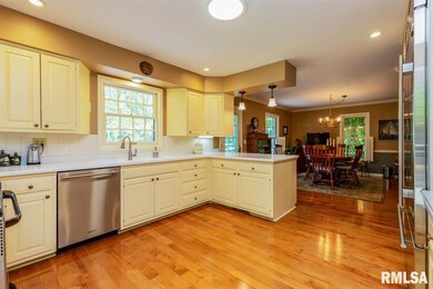 12 Oakbrook Dr, Bettendorf, IA 52722 - photo 6