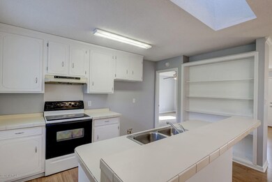 2531 Scotts Hill Loop Rd-large-010-006-8
