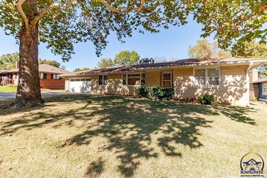 1608 SW 26th St, Topeka, KS 66611 - photo 3