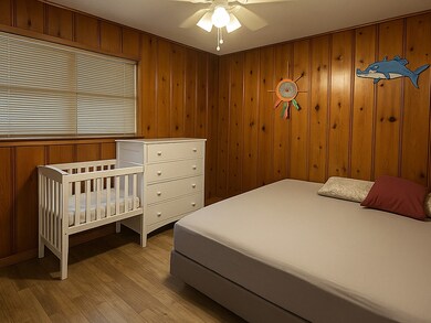 Bedroom 1
(Virtual decluttering applied)