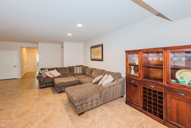 10455 living area 2