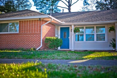 4717 Chrystell Ln, Houston, TX 77092 - photo 2