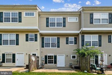 23182 Blackthorn Square, Sterling, VA 20166 - photo 2