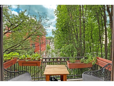 2141 NW Davis St unit 302, Portland, OR 97210 - photo 4