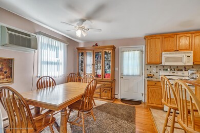 1122 Brower Blvd Wanamassa NJ-large-012-