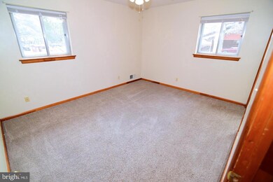 5210 Colebrook Dr, La Plata, MD 20646 - photo 3