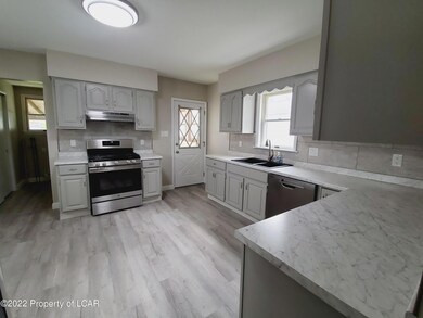 321 Shoemaker St, Kingston, PA 18704 - photo 7