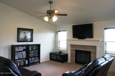 Living Room With Ceiling Fan